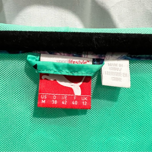 Puma Tropical Hooded Windbreaker size M - Picture 3 of 7